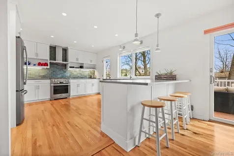 6 Jason Lane Mamaroneck NY 10543