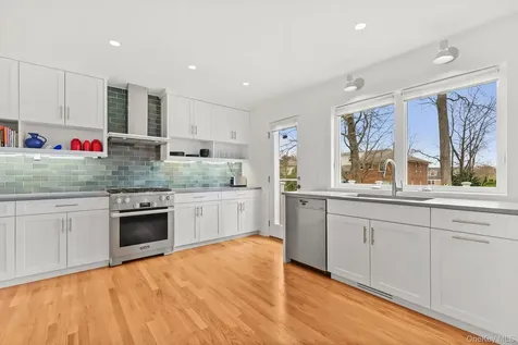 6 Jason Lane Mamaroneck NY 10543