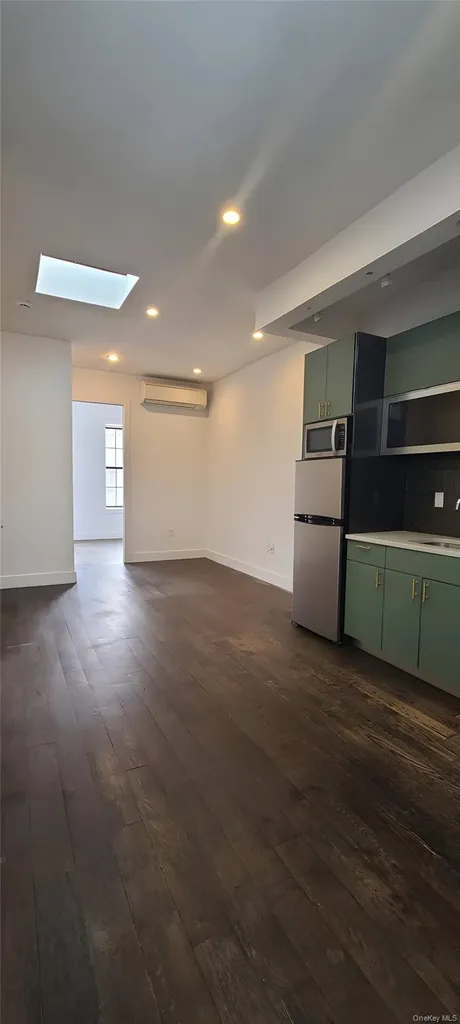548 Howard Avenue Brooklyn NY 11233