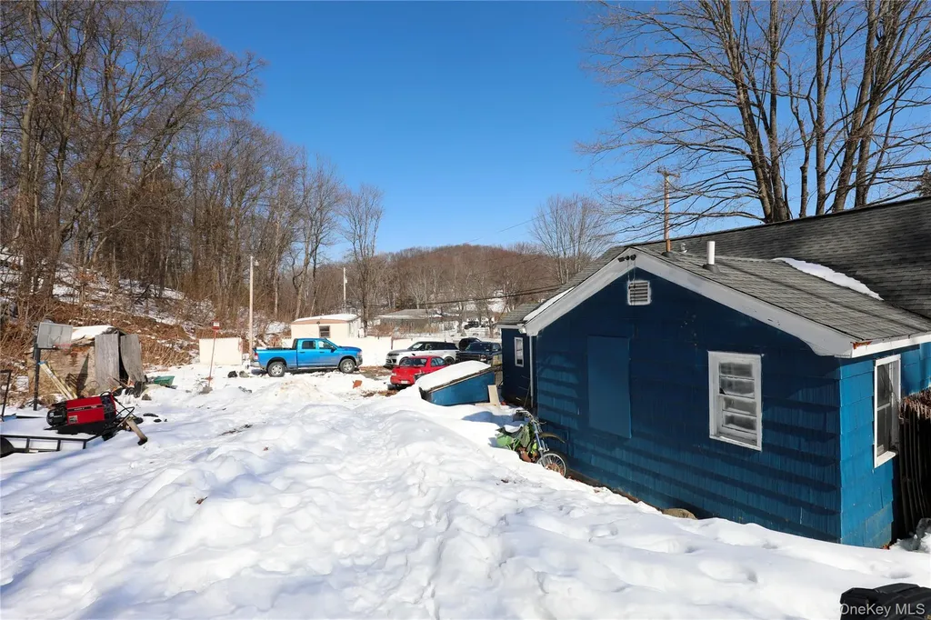 654 Broadway Esopus NY 12429