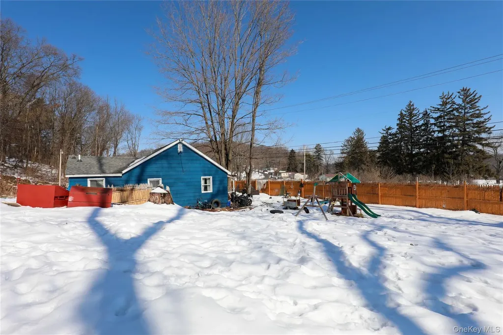 654 Broadway Esopus NY 12429