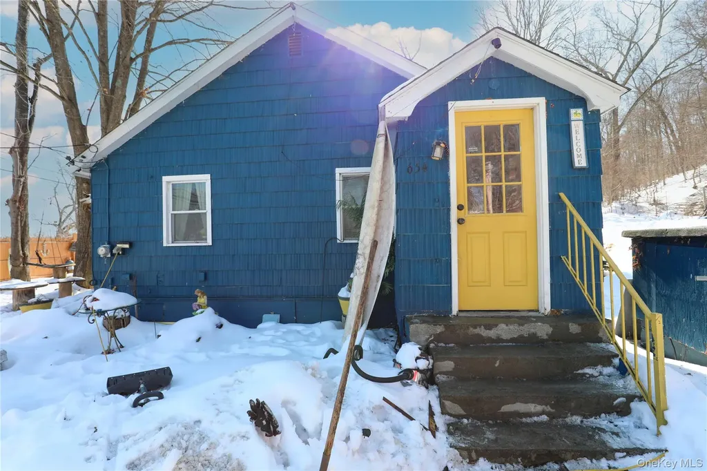 654 Broadway Esopus NY 12429