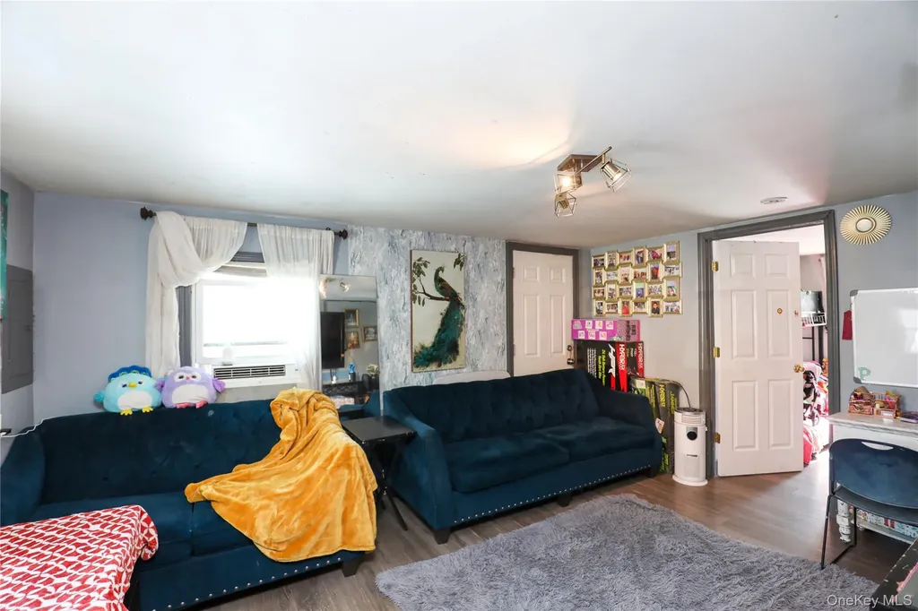 654 Broadway Esopus NY 12429