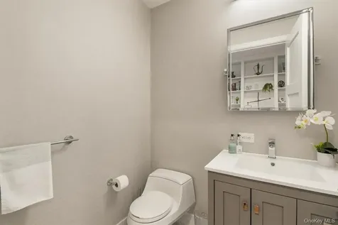 5 Renaissance Square White Plains NY 10601