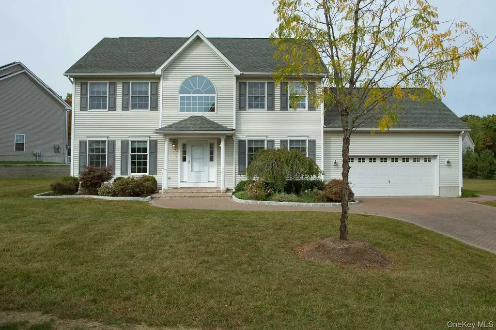 6 Jamil Court Poughkeepsie NY 12603