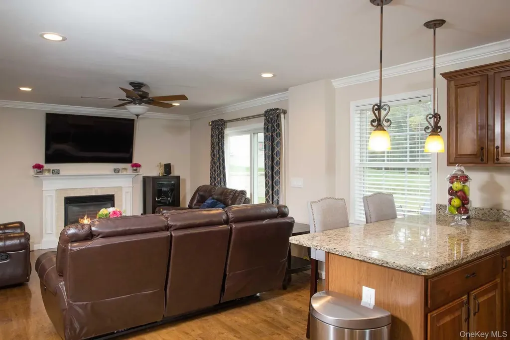 6 Jamil Court Poughkeepsie NY 12603