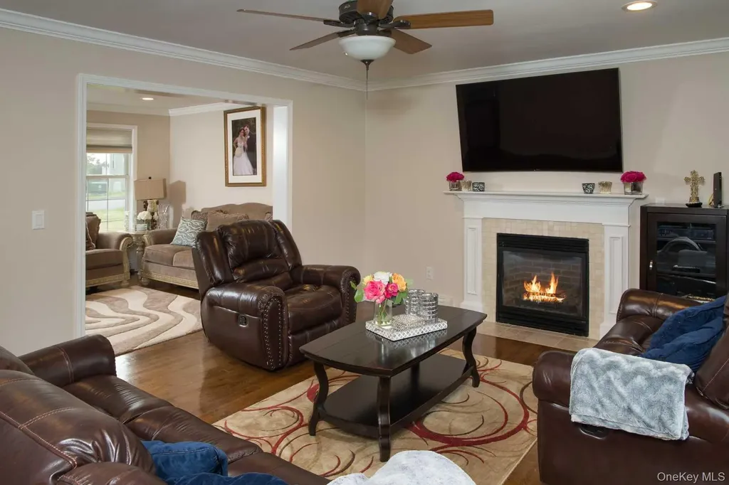 6 Jamil Court Poughkeepsie NY 12603