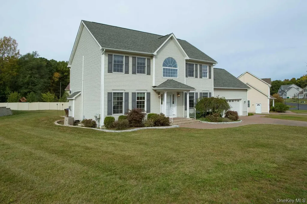 6 Jamil Court Poughkeepsie NY 12603