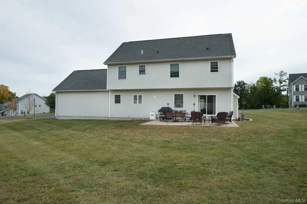 6 Jamil Court Poughkeepsie NY 12603