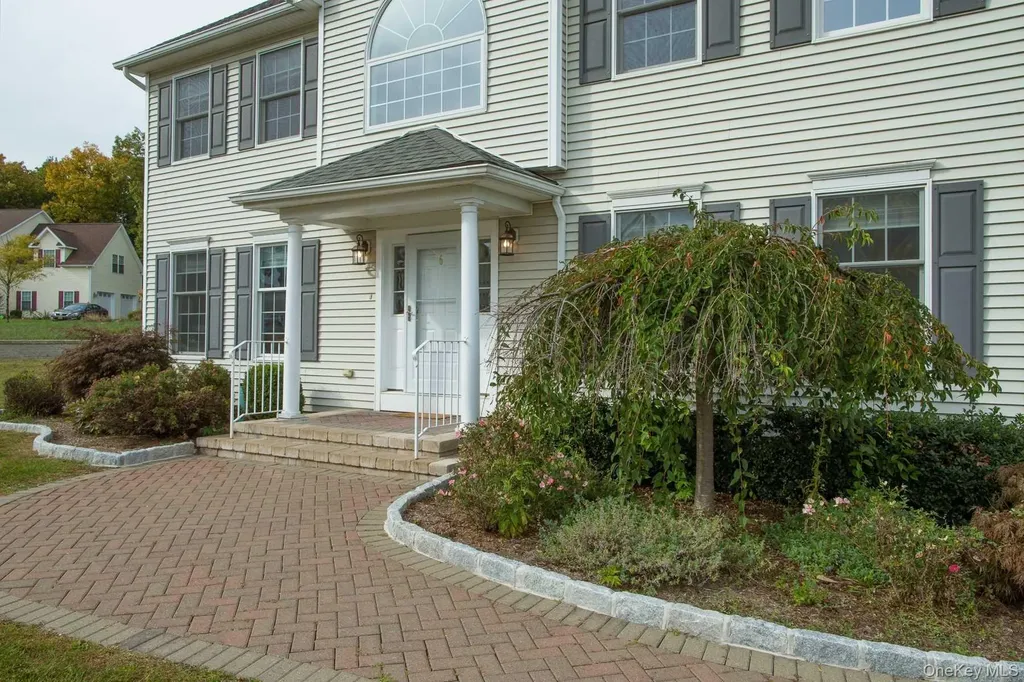 6 Jamil Court Poughkeepsie NY 12603