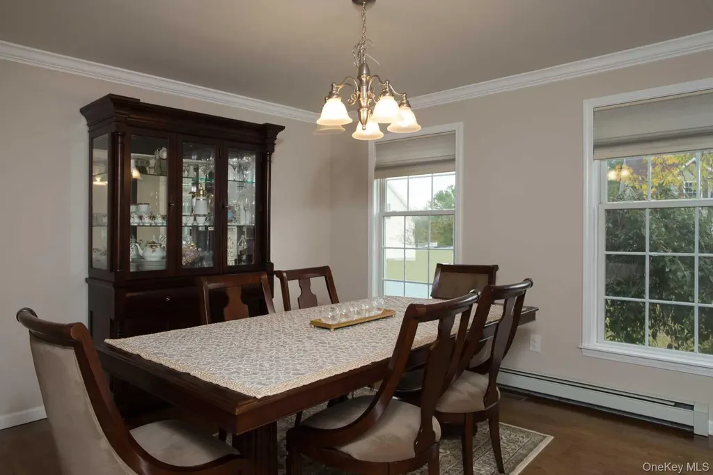 6 Jamil Court Poughkeepsie NY 12603