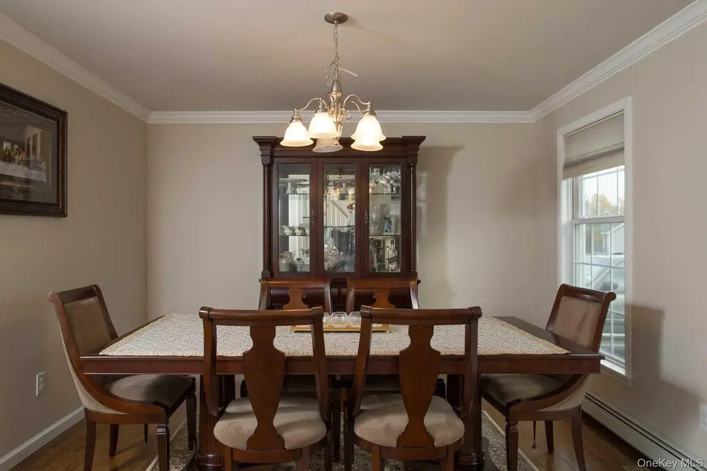 6 Jamil Court Poughkeepsie NY 12603