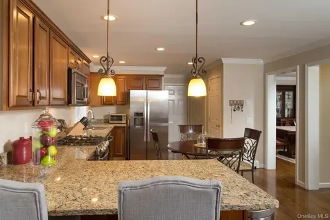 6 Jamil Court Poughkeepsie NY 12603