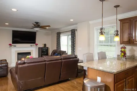 6 Jamil Court Poughkeepsie NY 12603