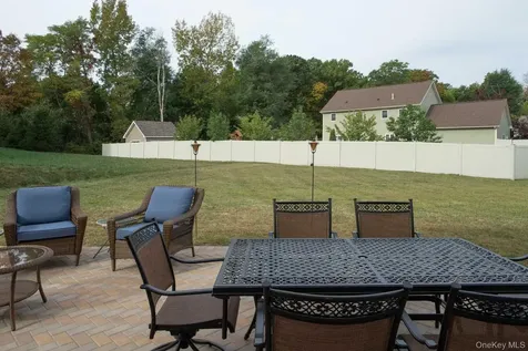 6 Jamil Court Poughkeepsie NY 12603
