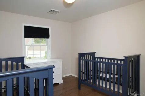 6 Jamil Court Poughkeepsie NY 12603