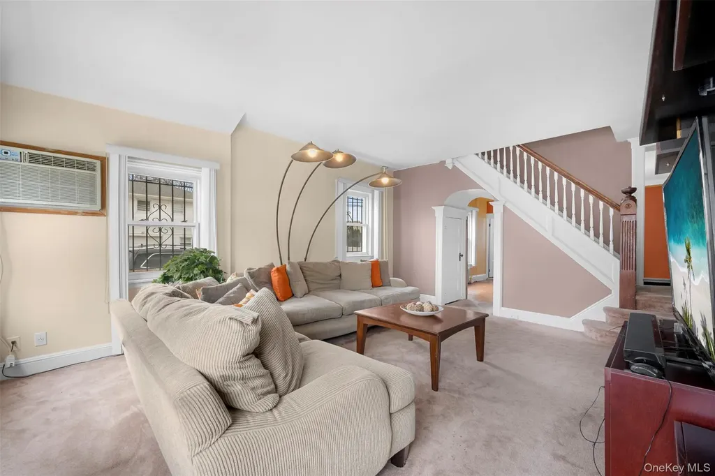 217 Bennett Avenue Hempstead NY 11550