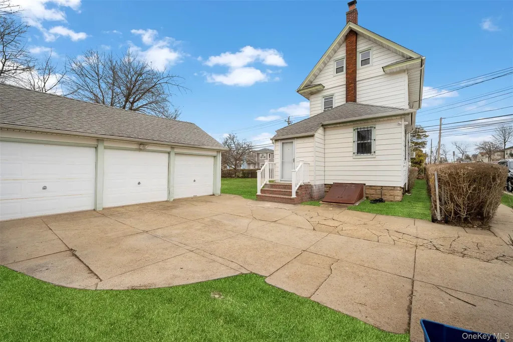 217 Bennett Avenue Hempstead NY 11550