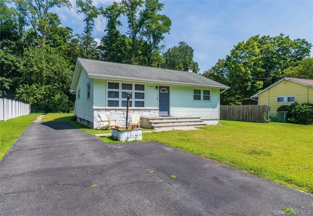 11 Toomey Drive Poughkeepsie NY 12603
