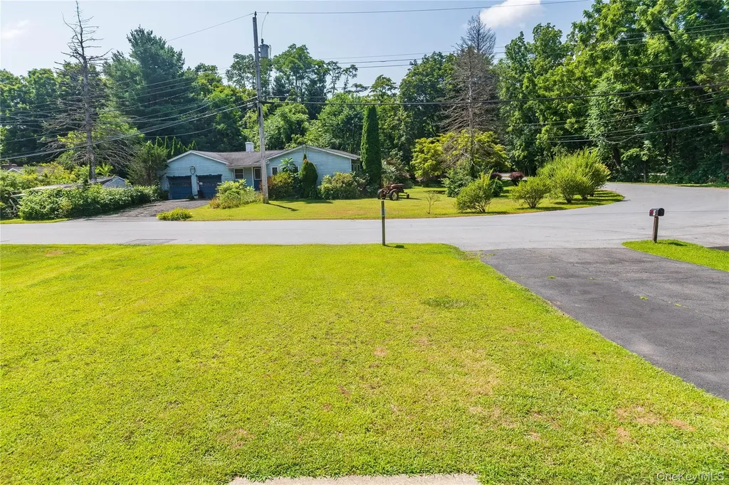 11 Toomey Drive Poughkeepsie NY 12603