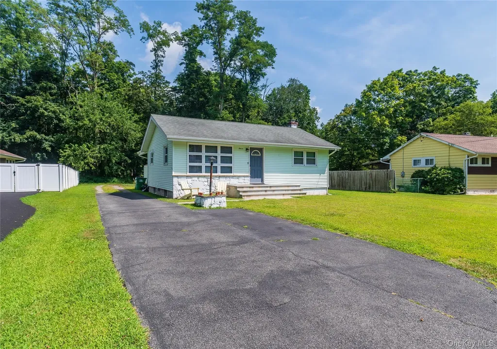 11 Toomey Drive Poughkeepsie NY 12603