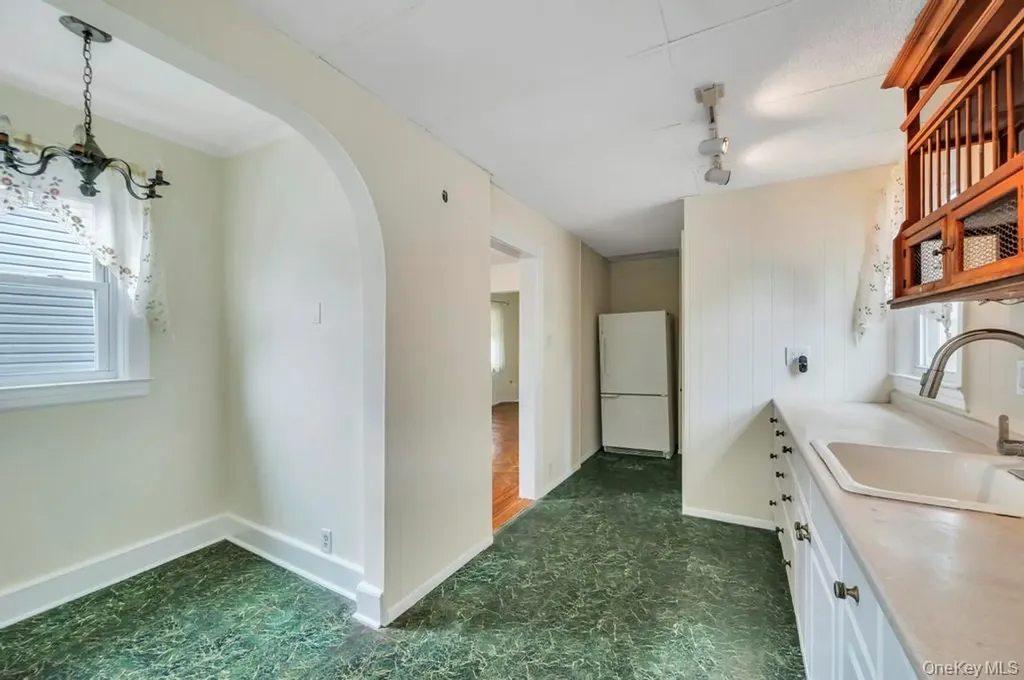 248-24 88th Drive Bellerose NY 11426
