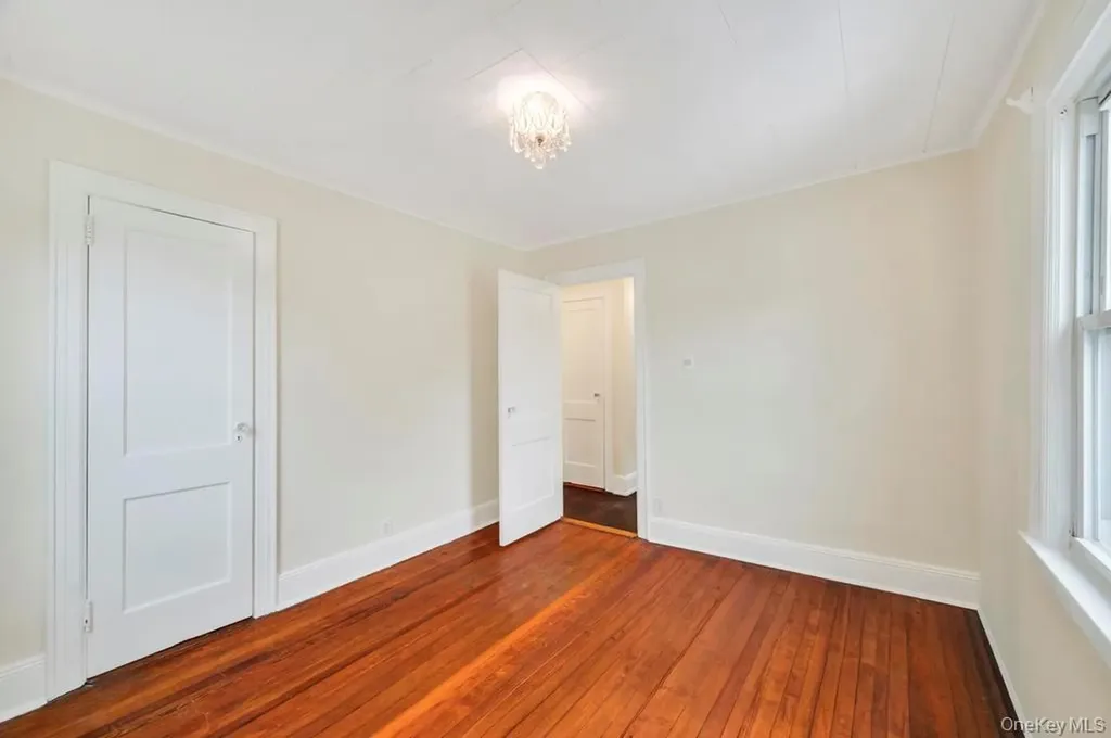 248-24 88th Drive Bellerose NY 11426