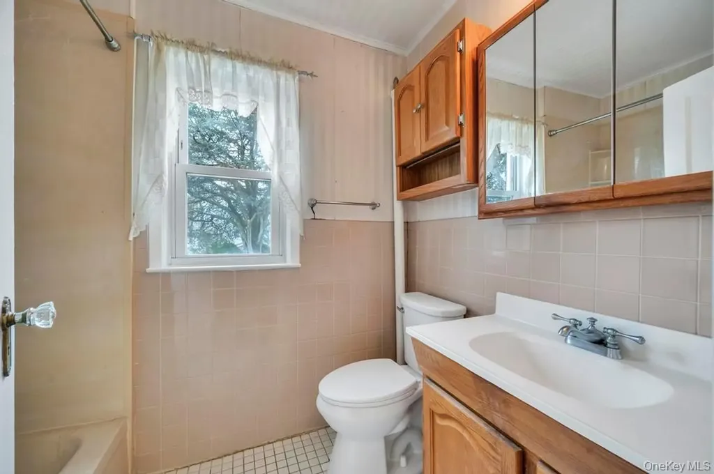 248-24 88th Drive Bellerose NY 11426