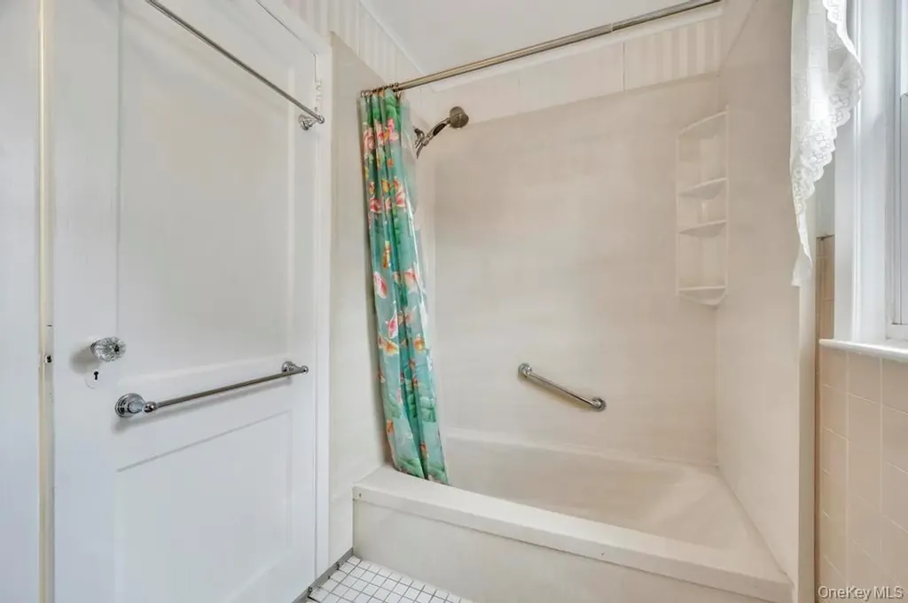 248-24 88th Drive Bellerose NY 11426