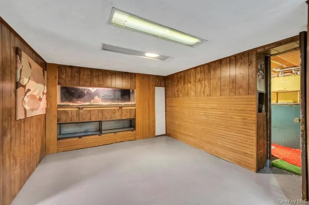 248-24 88th Drive Bellerose NY 11426