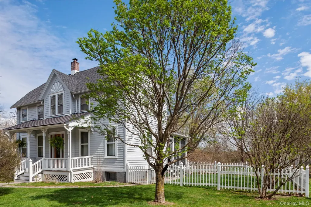 26 Chatham Street Kinderhook NY 12106