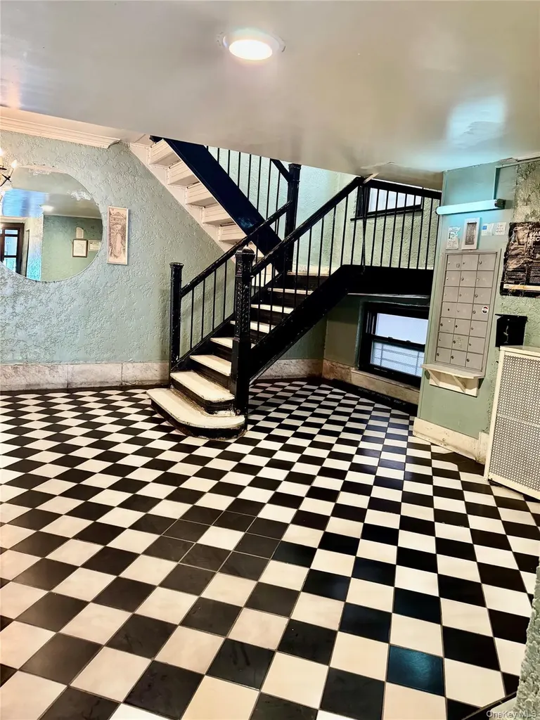 724 E 216th Street Bronx NY 10467