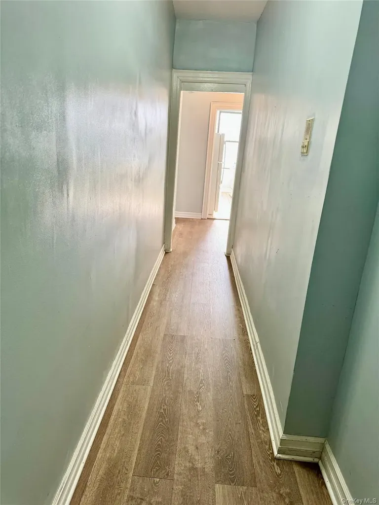 724 E 216th Street Bronx NY 10467