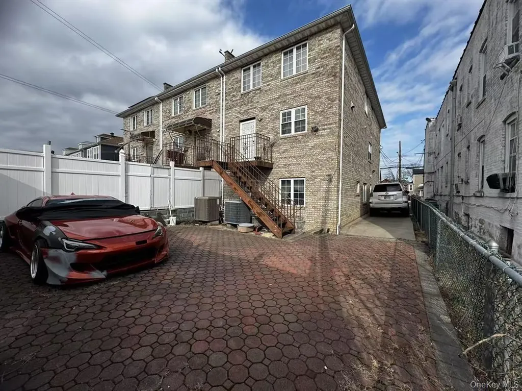 2832 Dudley Avenue Bronx NY 10461
