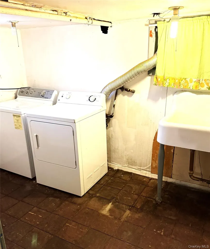 154-28 65th Avenue Flushing NY 11367