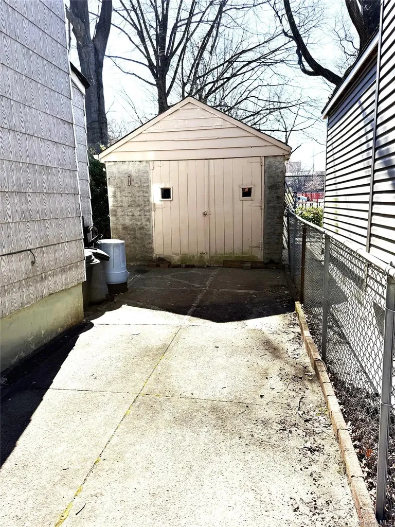 154-28 65th Avenue Flushing NY 11367