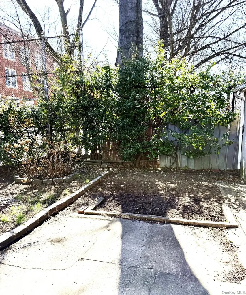 154-28 65th Avenue Flushing NY 11367
