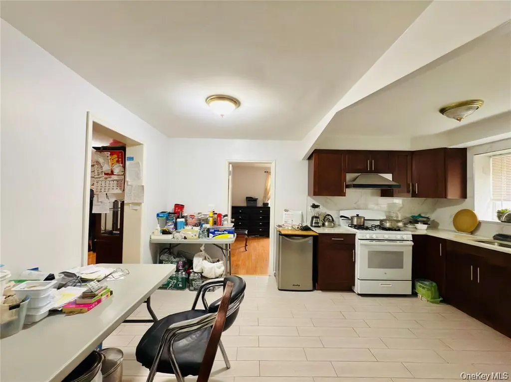 2154 Haight Avenue Bronx NY 10461