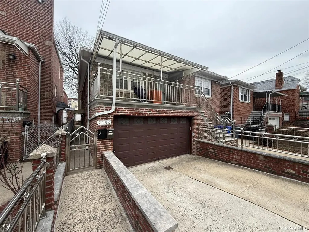 2154 Haight Avenue Bronx NY 10461