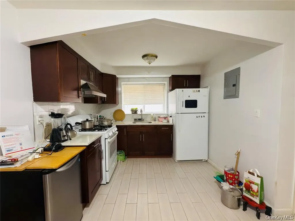 2154 Haight Avenue Bronx NY 10461