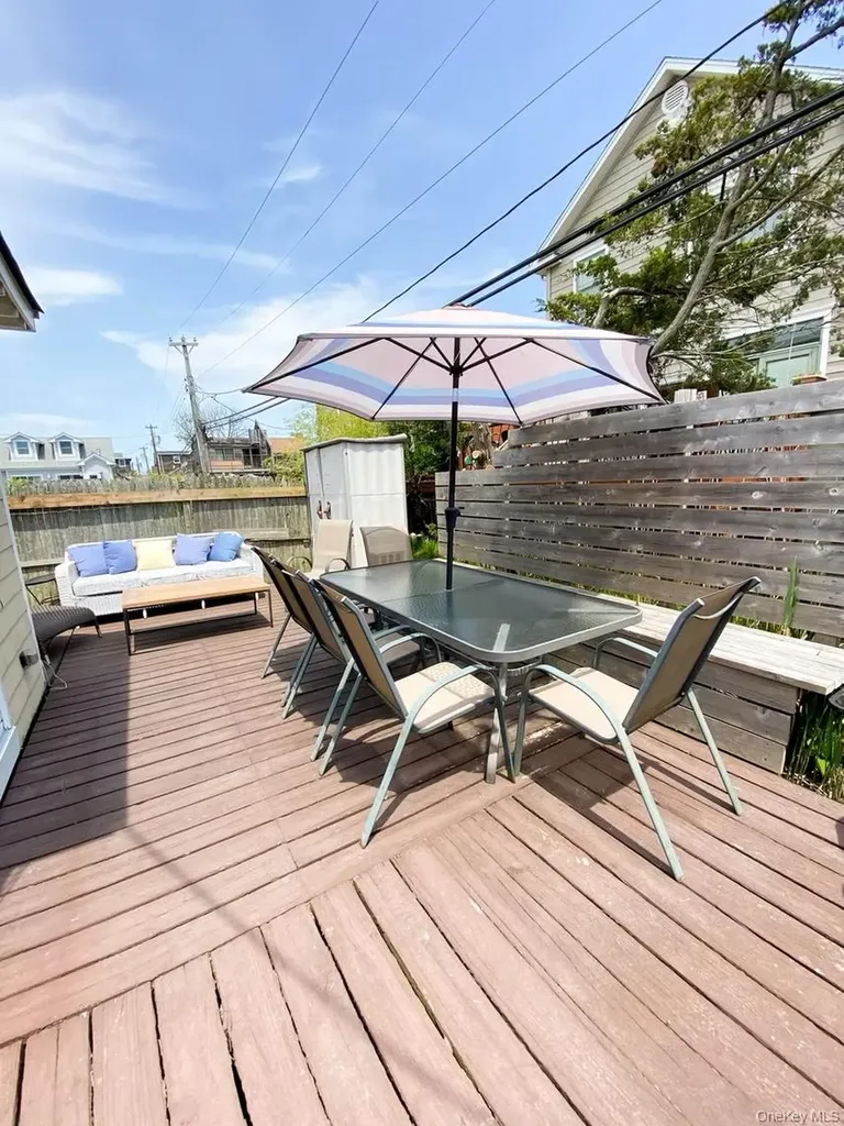 298 Cottage Walk Ocean Beach NY 11770