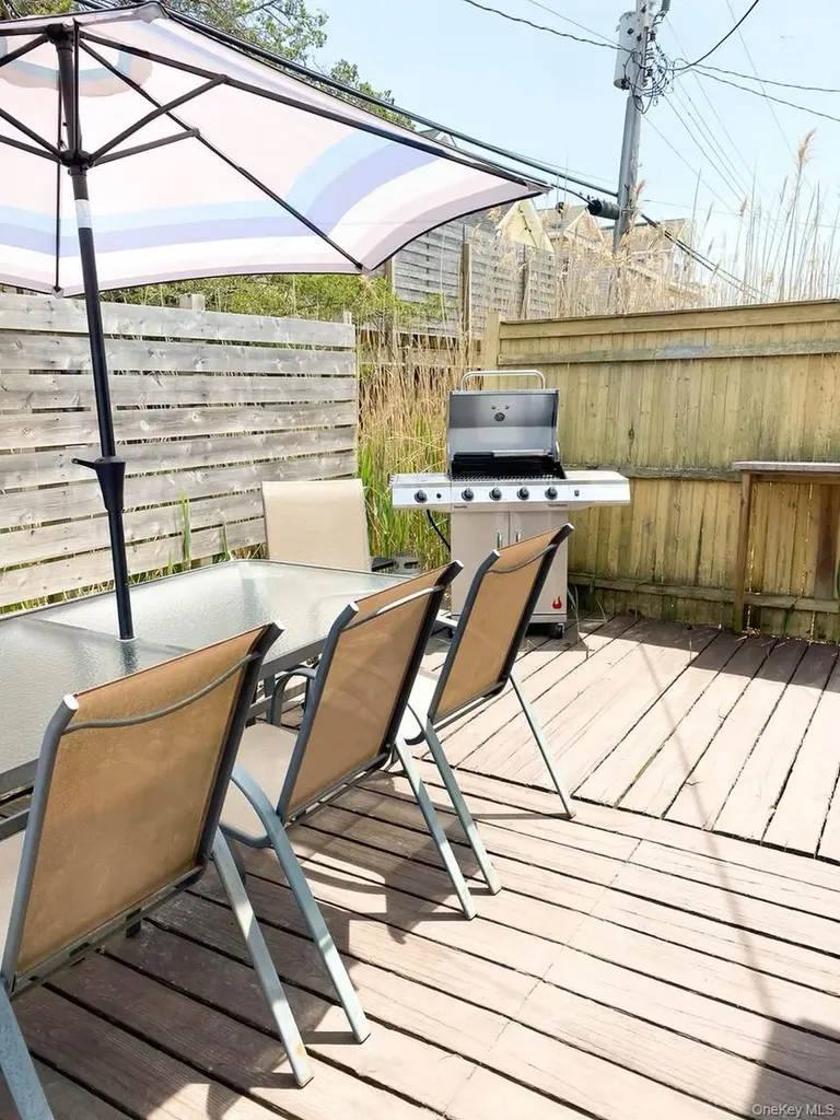 298 Cottage Walk Ocean Beach NY 11770