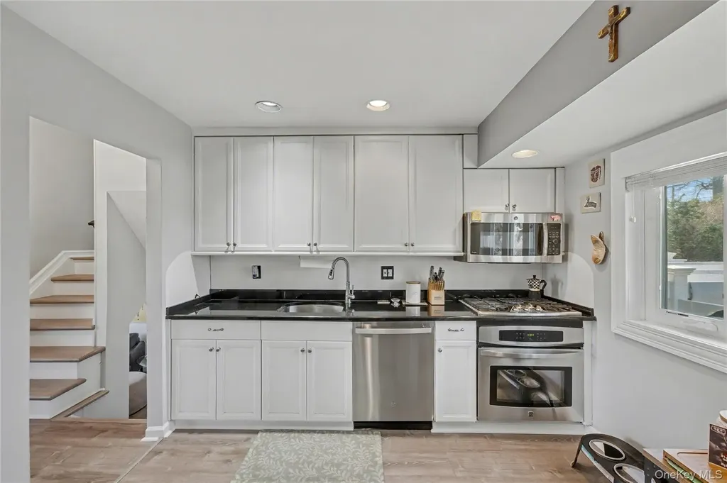 57 Richfield Street Plainview NY 11803