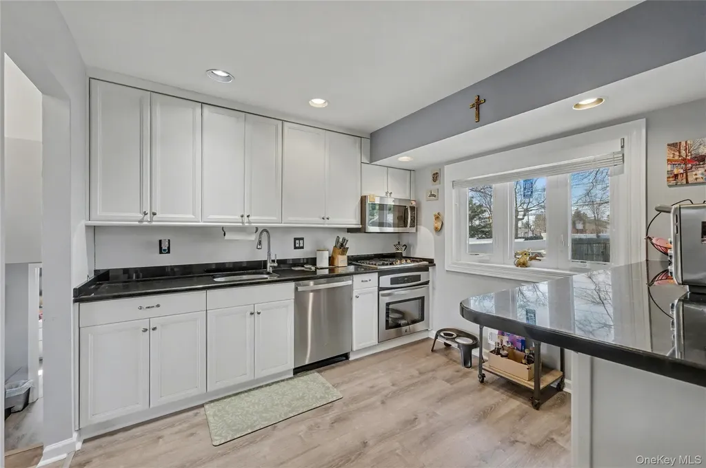 57 Richfield Street Plainview NY 11803