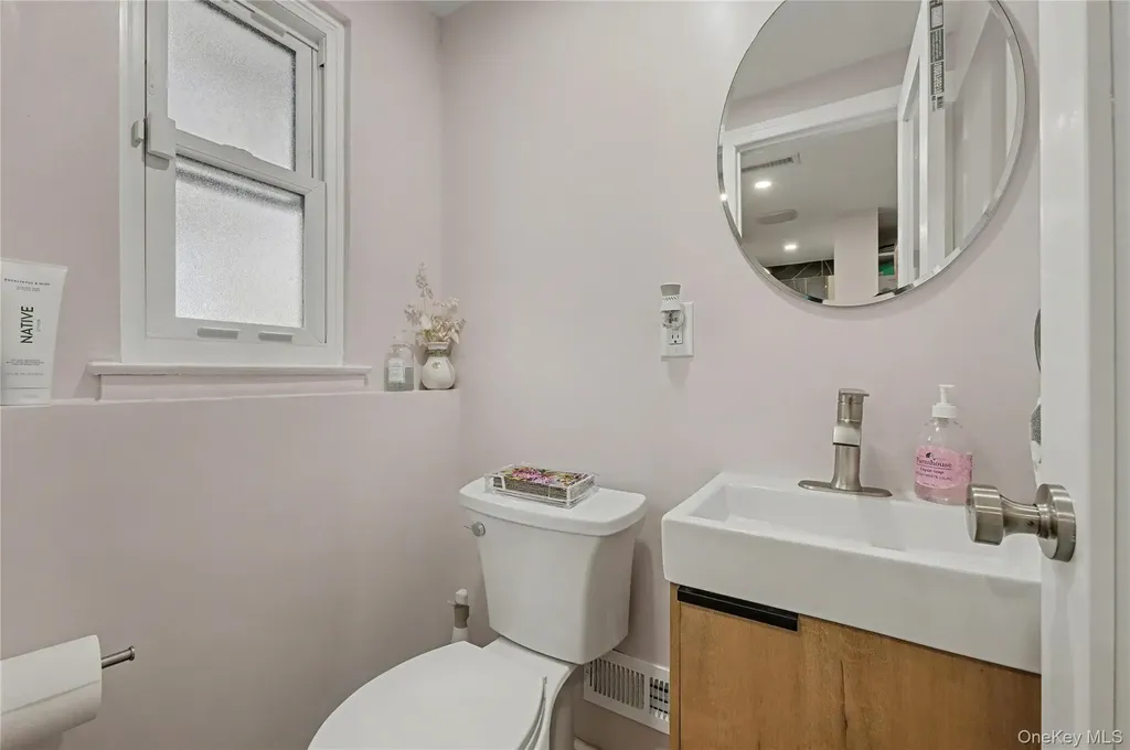 57 Richfield Street Plainview NY 11803