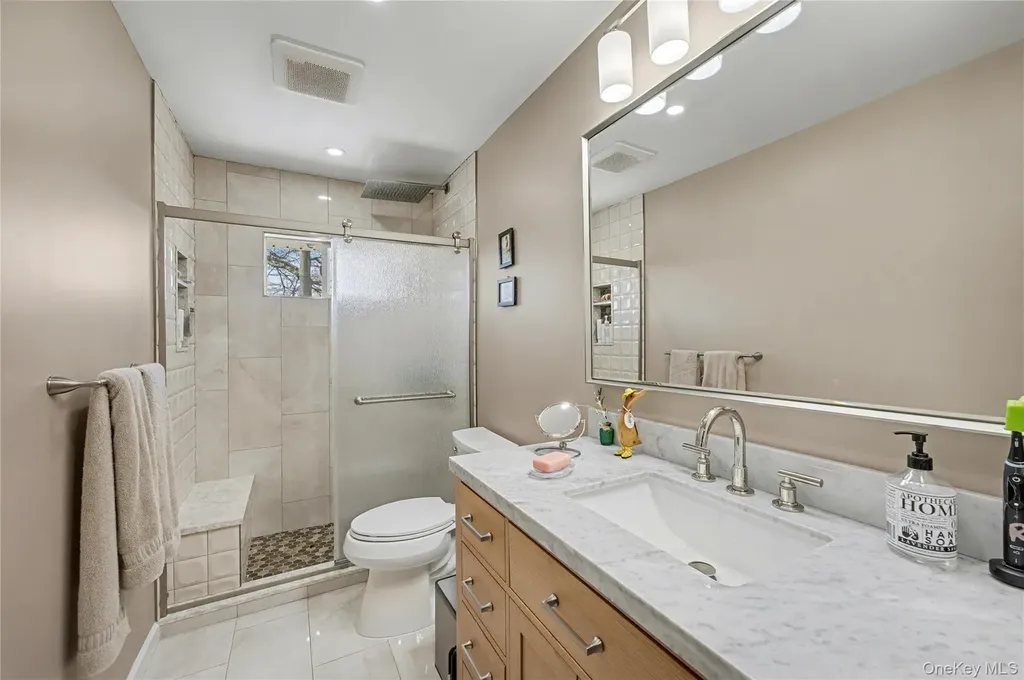 57 Richfield Street Plainview NY 11803