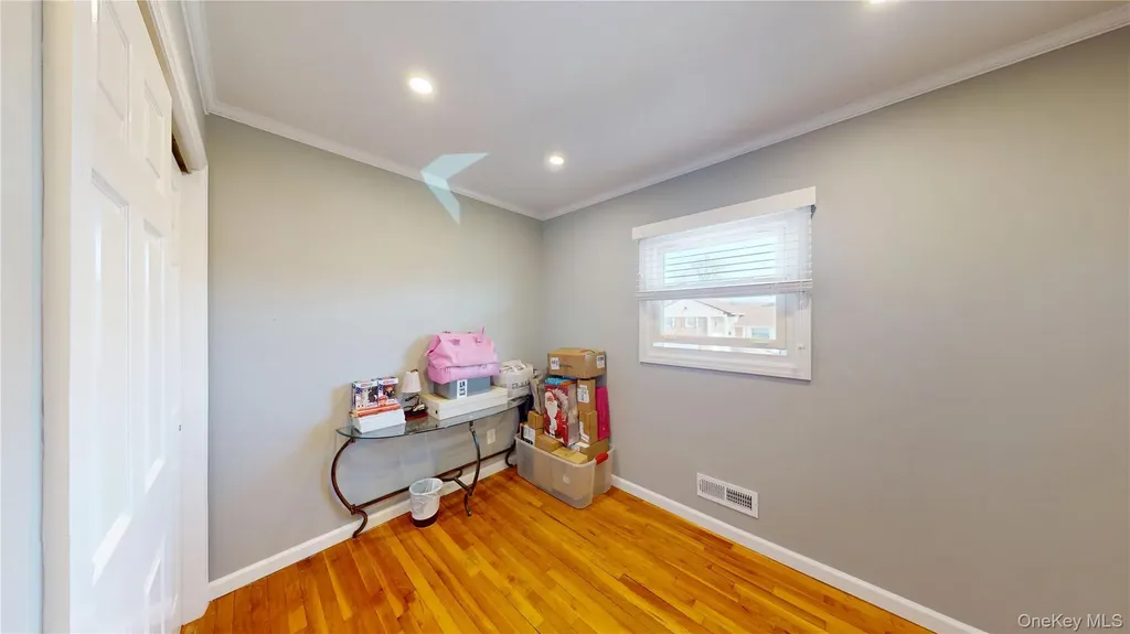 57 Richfield Street Plainview NY 11803