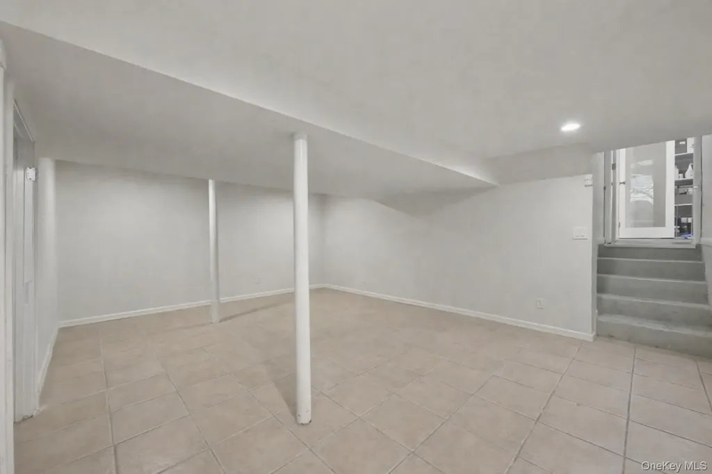 57 Richfield Street Plainview NY 11803