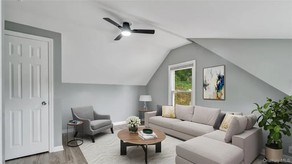 22 Town Path Glen Cove NY 11542