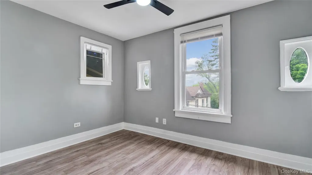 22 Town Path Glen Cove NY 11542